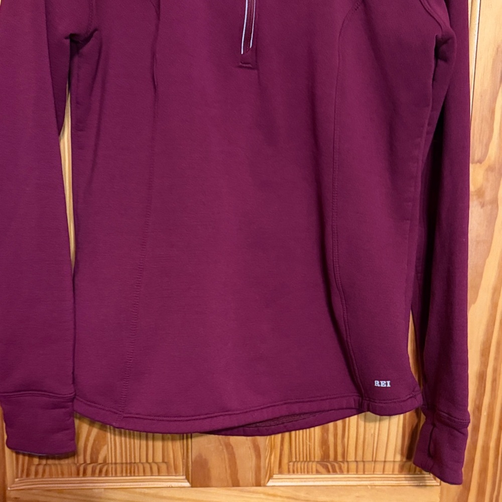 REI half-zip fleece pullover in Burgandy - Picture 5 of 10